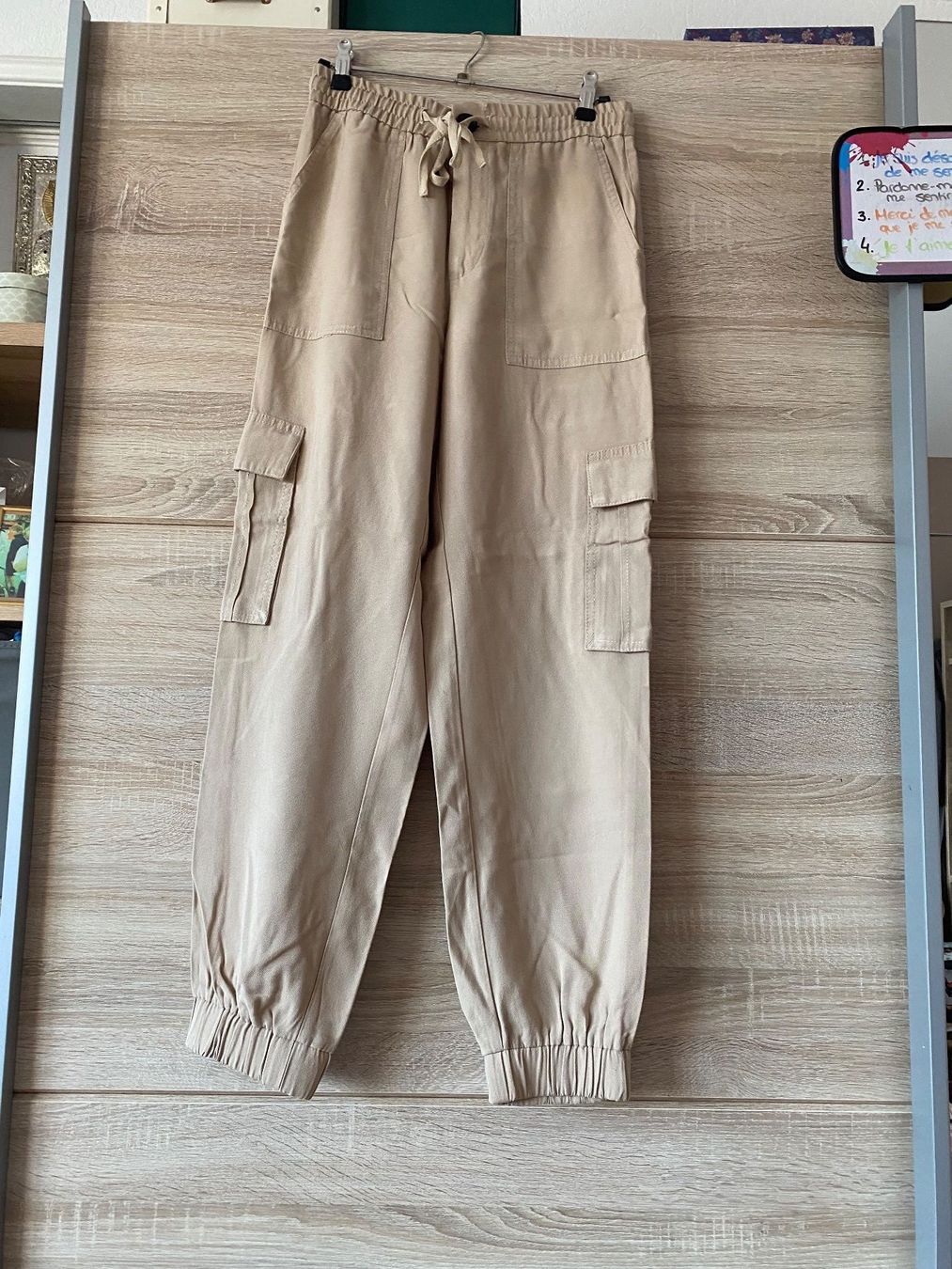 Zara Pantaloni: Pantalon training cargo beige – Nuovo (secondo la descrizione) da Montreux venduto da iza_peche8