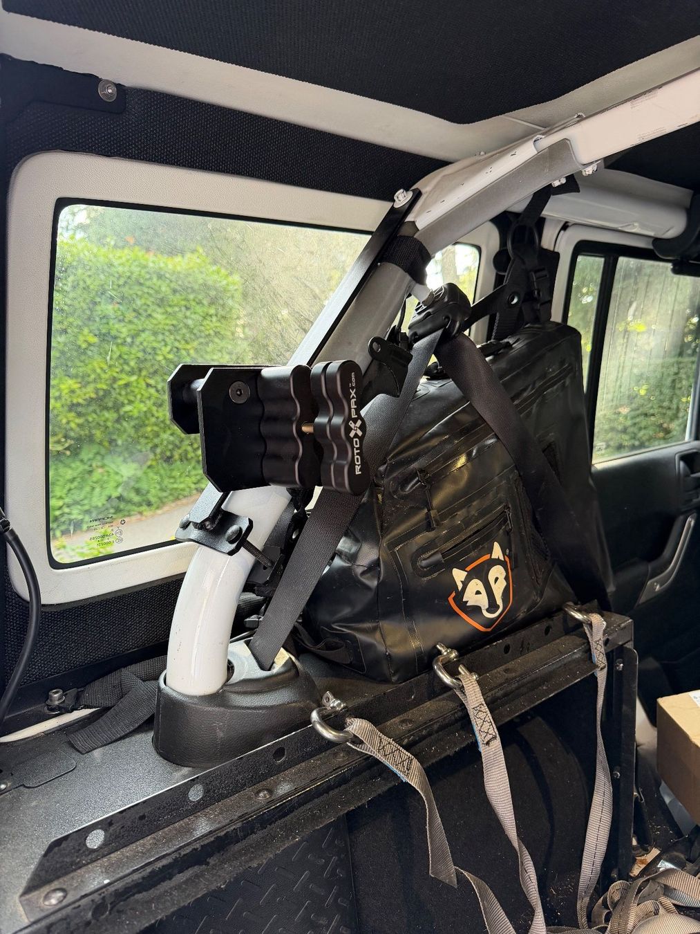 Travi: Jeep Wrangler - Interior Rotopax Can Mount – Usato da Thalwil venduto da Andi8800 5