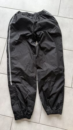 Schwarze Regen Hose, Top Zustand, Grösse 152