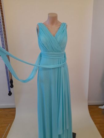 Himmelblaues Abendkleid GR 36