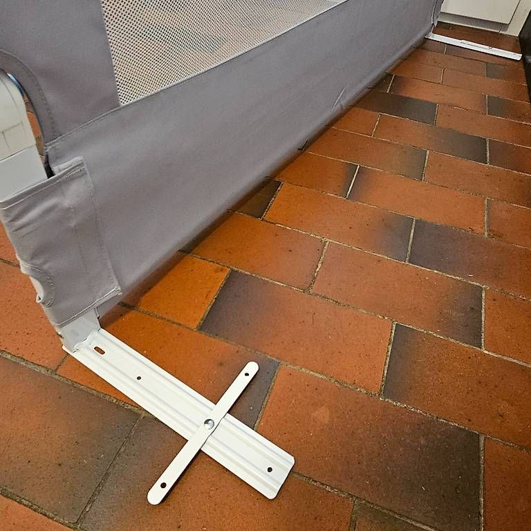 Box & Barriere di sicurezza: Cocon Bettschutzgitter Rausfallschutz – Usato da Berikon venduto da LaGizmo5 4