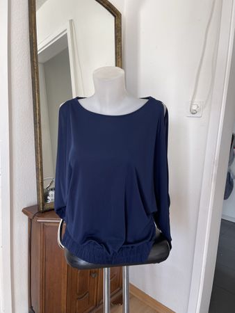 Joli top COS bleu marine M  ( SVP LISEZ bien le texte )