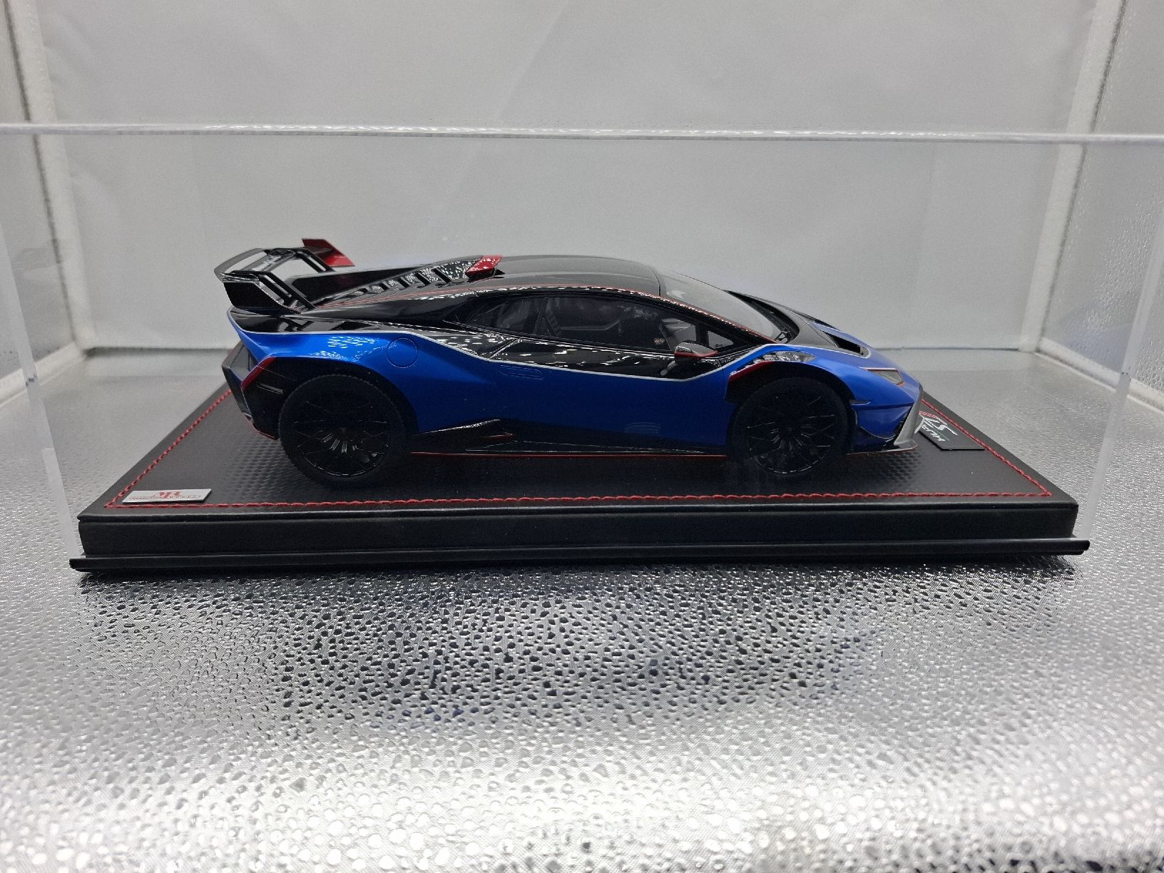 Lamborghini Modellini d'auto: MR Lamborghini Huracan STJ 1:18 – Nuovo e nell'imballaggio originale da Gipf-Oberfrick venduto da Edii45 2