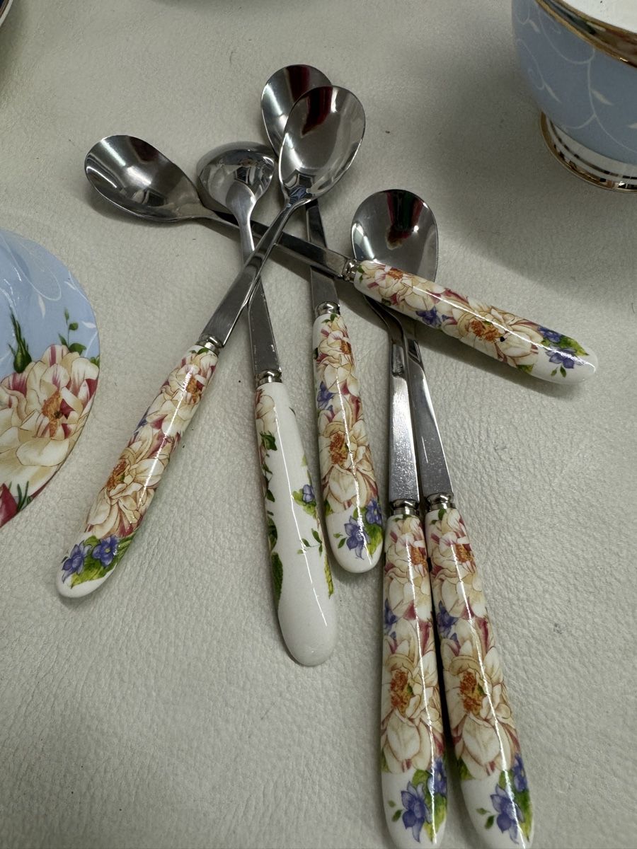 Set di piatti: Porzellan Teeservice oder Kaffee blau mit Blumenmuster – Usato da Basel venduto da sch_9g6x 5