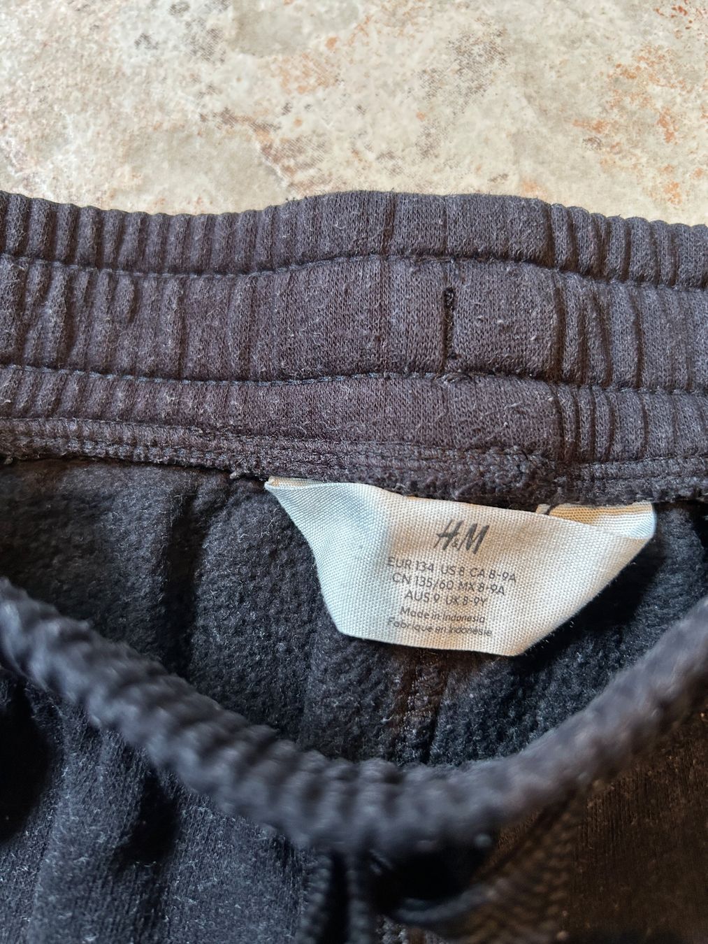Pantaloni: Trainerhosen, 2 Stk., Gr. 128 – Usato da Reichenburg venduto da nanuk015 1