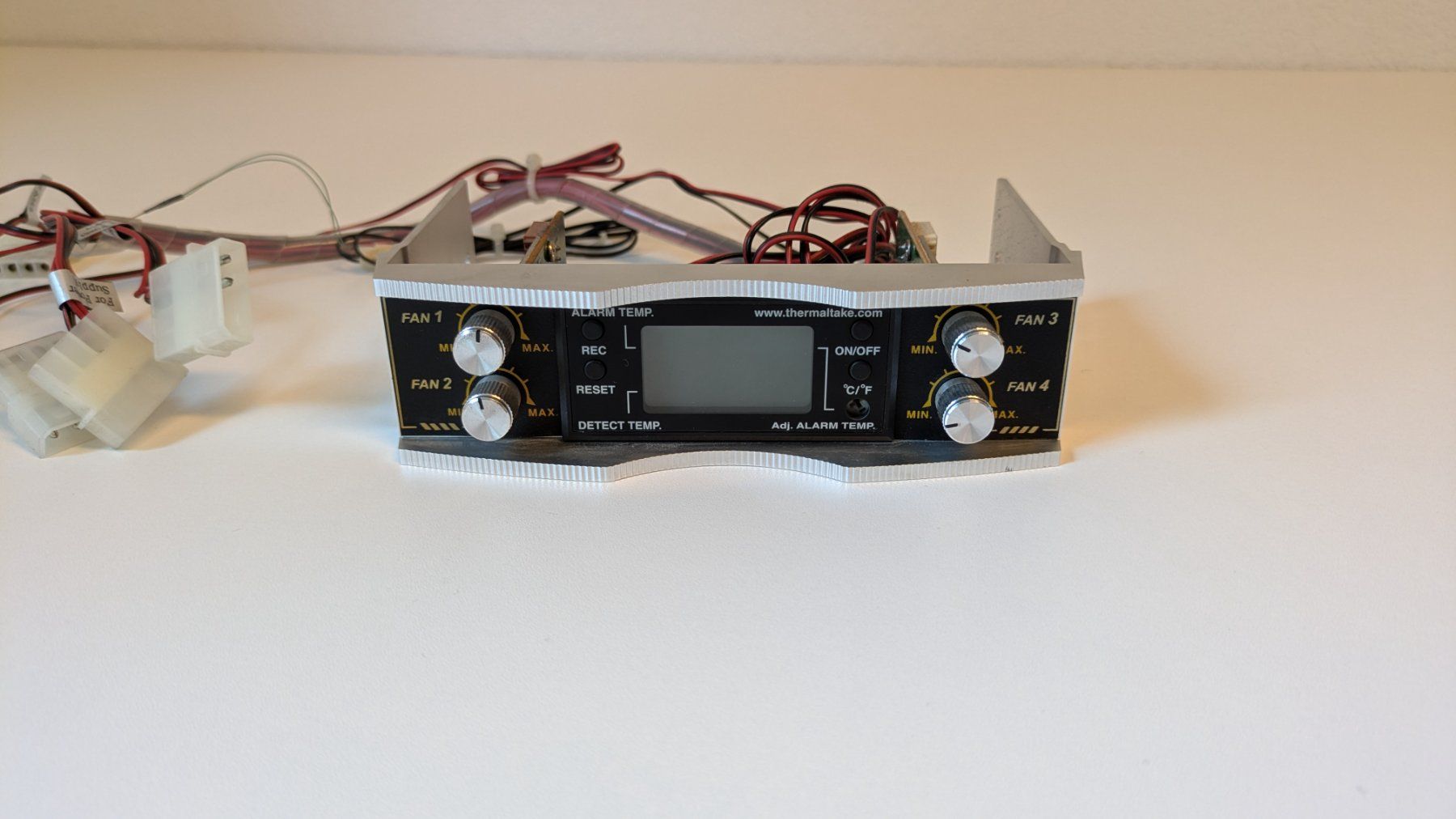 Thermaltake Elektronikbauteile: Thermaltake Lüftersteuerung, 4-Kanal Fan Controller – Gebraucht aus Menziken von mame18 1