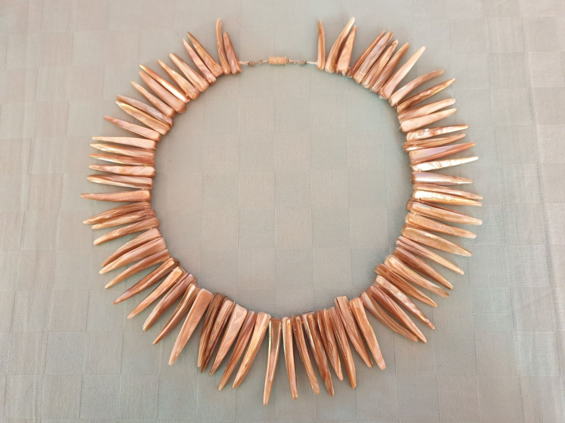 Catenine: Schmuck Halskette Kette Perlmutt Zähne – Usato da Mörschwil venduto da spirspi