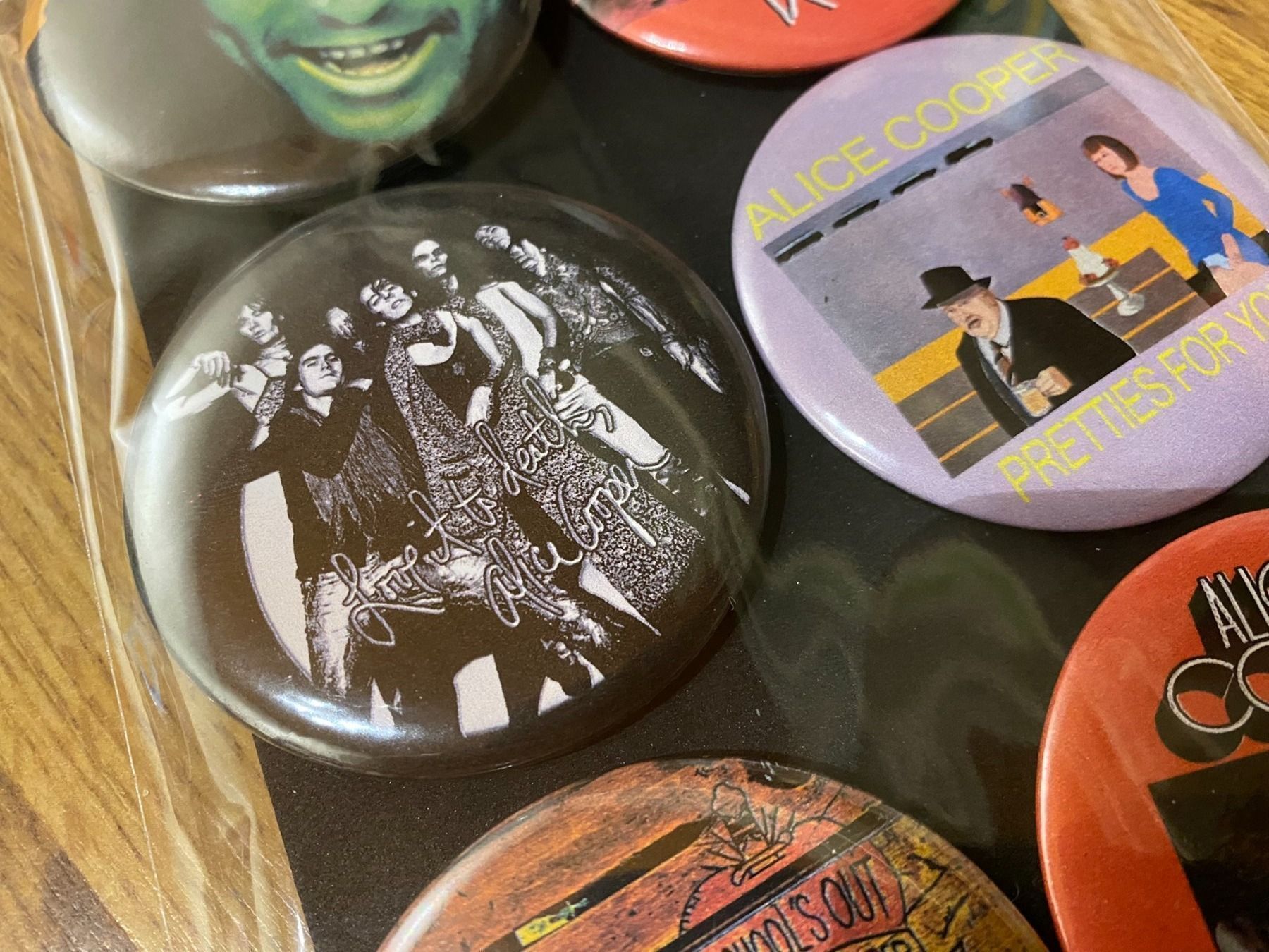 Placchette & Badge: Alice Cooper Ansteck Badges! – Nuovo (secondo la descrizione) da Basel venduto da VinylLover68 3
