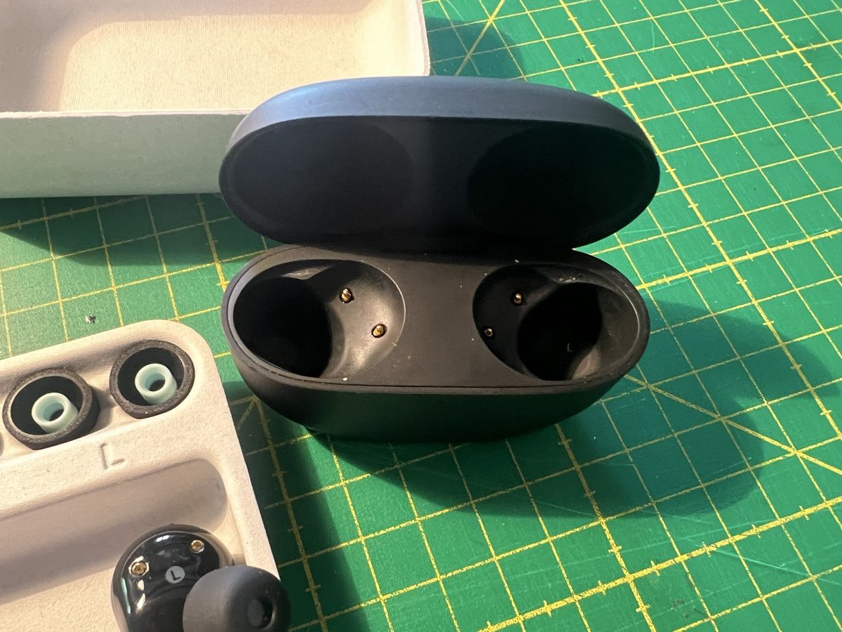 Sony Cuffie: Écouteur Sony WF-1000XM5 seulement écouteur gauche – Usato da Corcelles NE venduto da Yabo 1