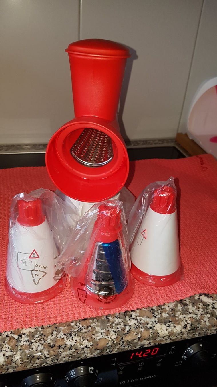 Tupperware Contenitori & Simili: Multi Chef mit Reiben /Tupperware – Nuovo e nell'imballaggio originale da Hasle b. Burgdorf venduto da buddle32 3