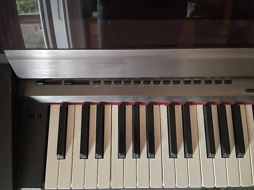 Roland Strumenti musicali: E Piano E Klavier abzugeben – Usato da Nidau venduto da ros_7cdy 1