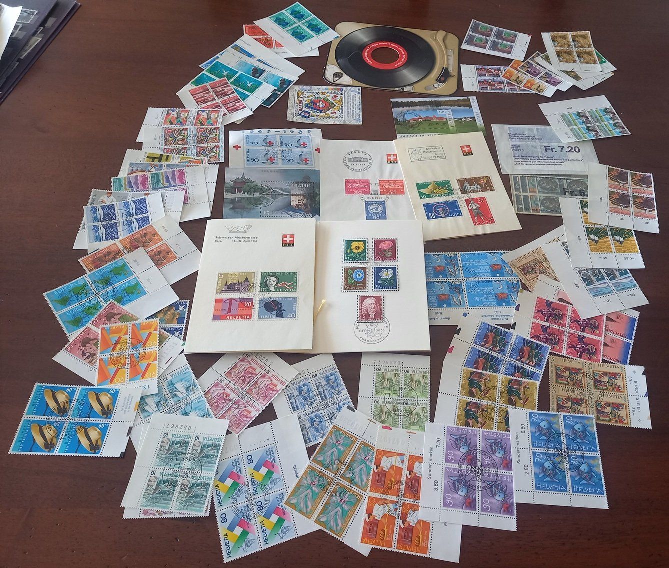 Tutti i francobolli: Vrac de timbres suisses – Usato da Crans-Montana venduto da kira56 2