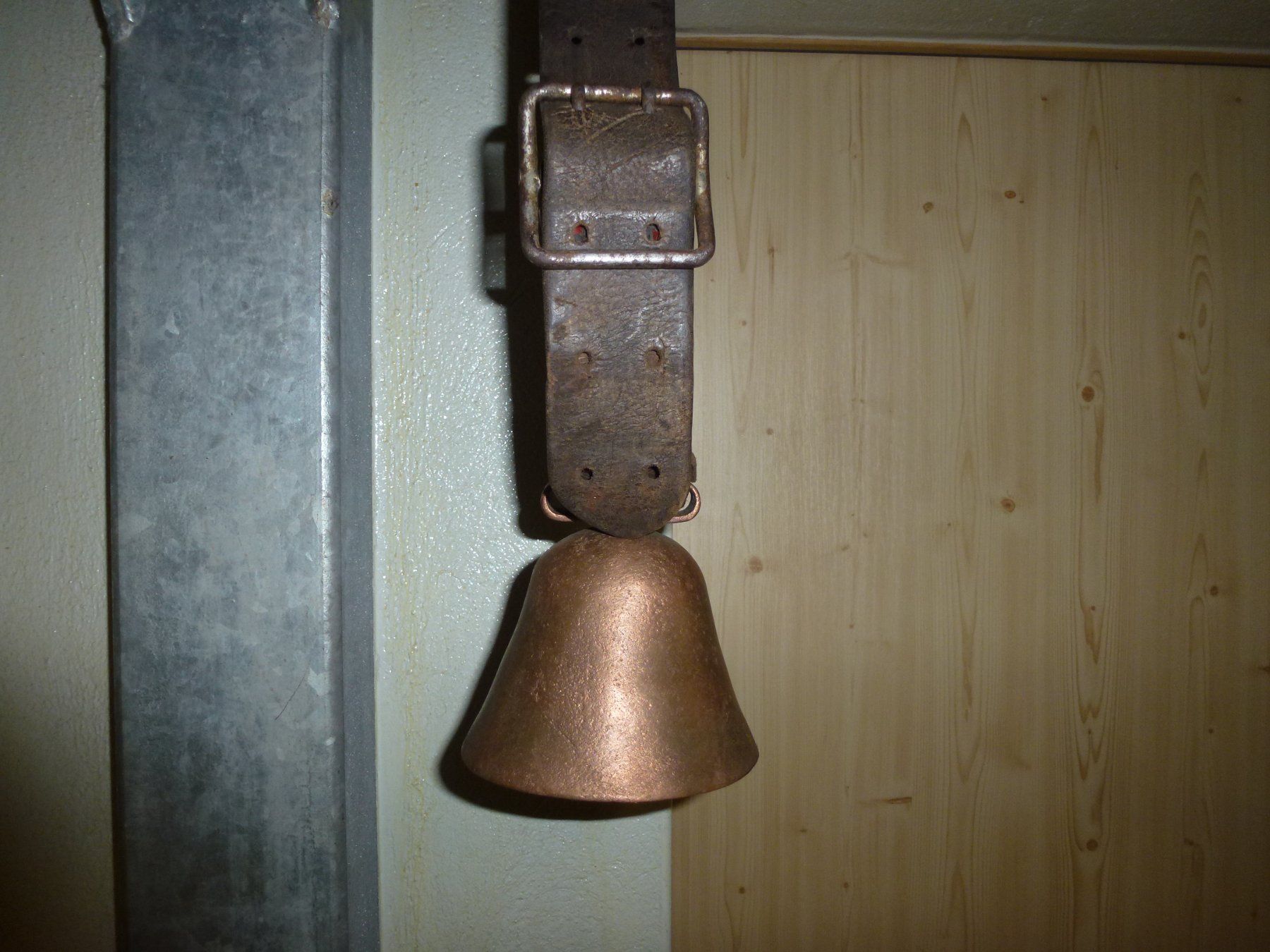 Cloches & sonnailles: Eisen Glocke verkupfert – D'occasion à Bürglen UR par daisyxy5