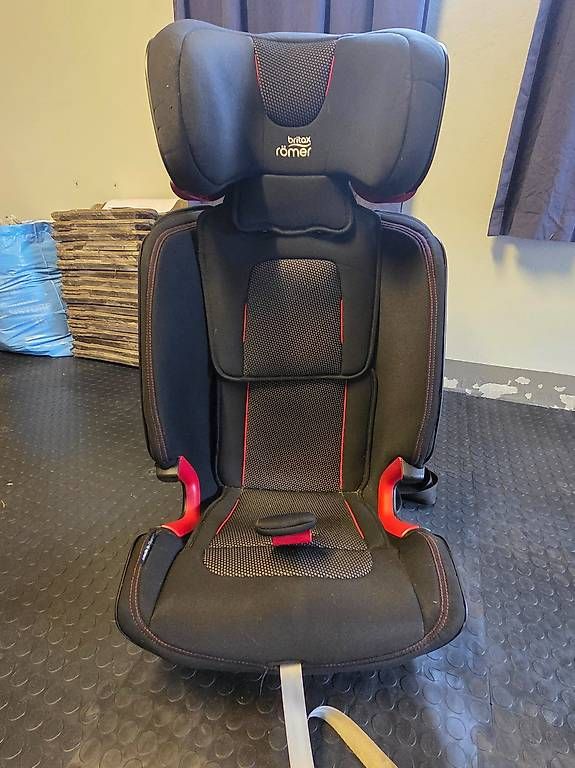 Auto-Kindersitze: Britax Römer Advansafix IV – Gebraucht aus Gebenstorf von Bunny19811
