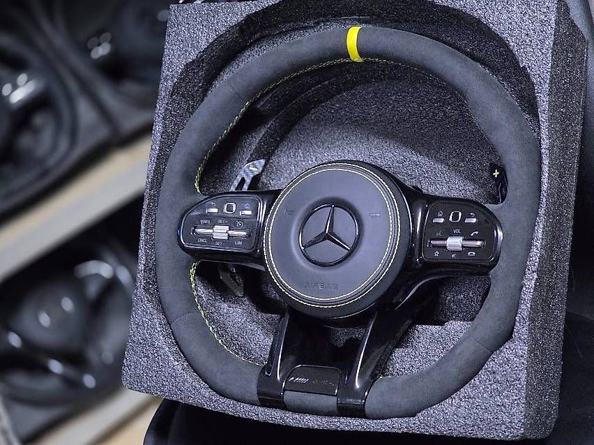Tutti pezzi di ricambio auto: MERCEDES LENKRAD ALCANTARA – Usato da Wängi venduto da Plt.design 2