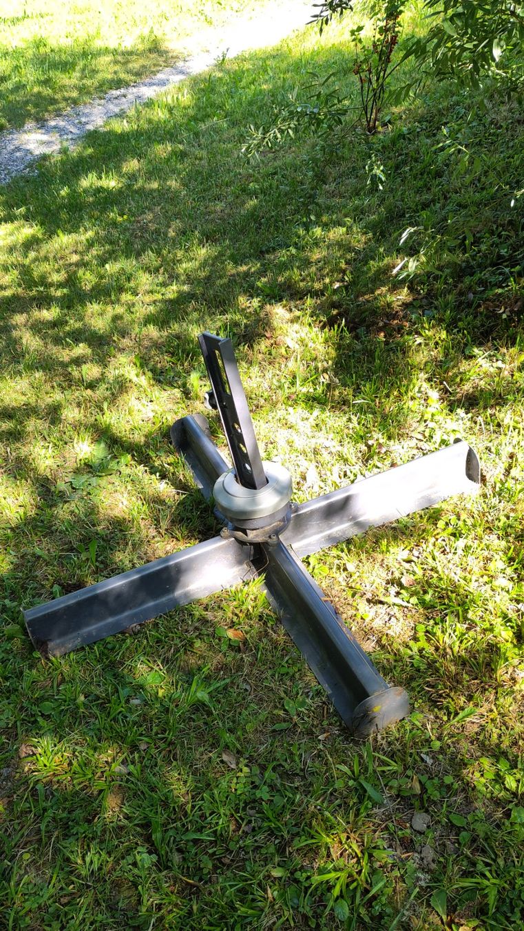 Sonstiges: Gartensonnenschirm Ständer. – Gebraucht aus Wattwil von kleberrolle 2