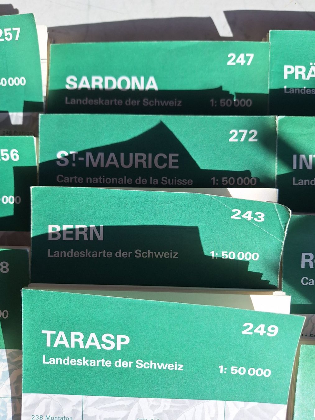 Landkarten & Atlanten: 21 STK LANDESKARTEN -- 1: 50'000 – Gebraucht aus Huttwil von Kunterbuntli 5