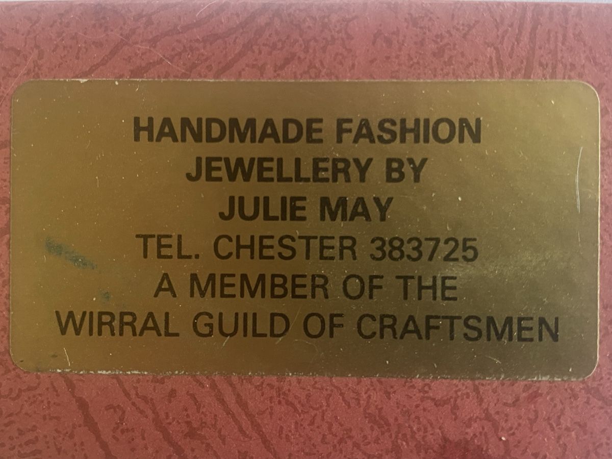 Spille & Fermagli: Handgefertigte Brosche von Julie May mit Perlen – Nuovo (secondo la descrizione) da Baden venduto da swiss-alps 4