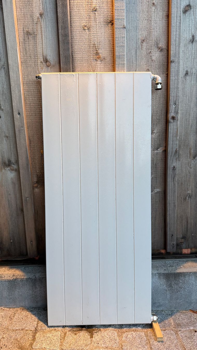 Radiatori: Heizkörper Radiator 42x100 cm – Usato da Herisau venduto da behal