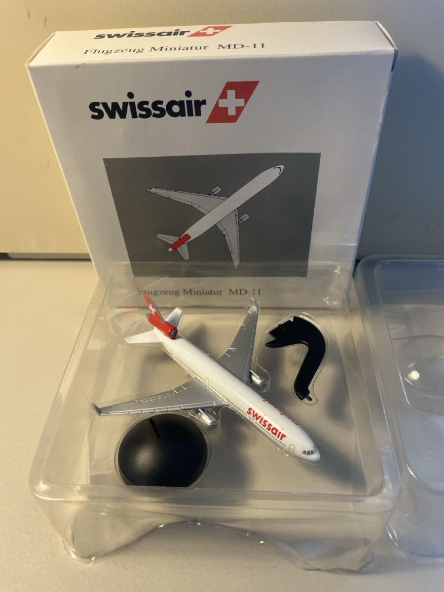Swissair Kit di modellismo & Modellini statici: Flugzeugmodell Swissair MD-11 – Nuovo (secondo la descrizione) da Zürich venduto da du_bois 1