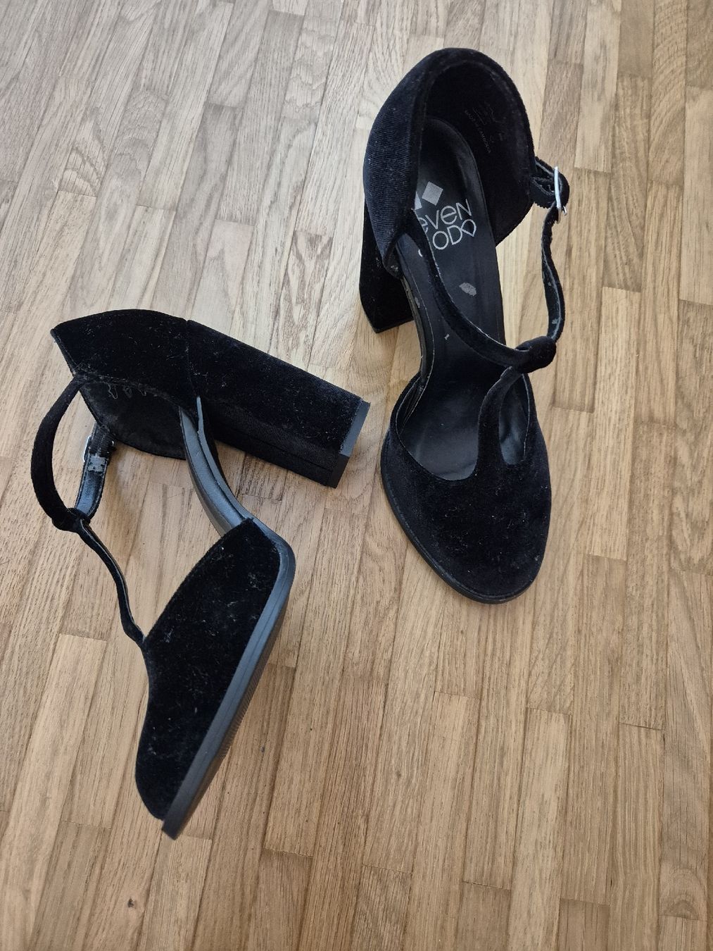 Damenschuhe: Sandales noires EVEN & ODO talon bloc taille 36  – Gebraucht aus Puplinge von melodiieee 1