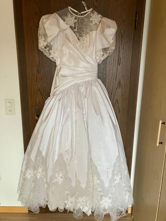 Brautkleid / Hochzeitskleid mit Reifen, Gr. 36/38