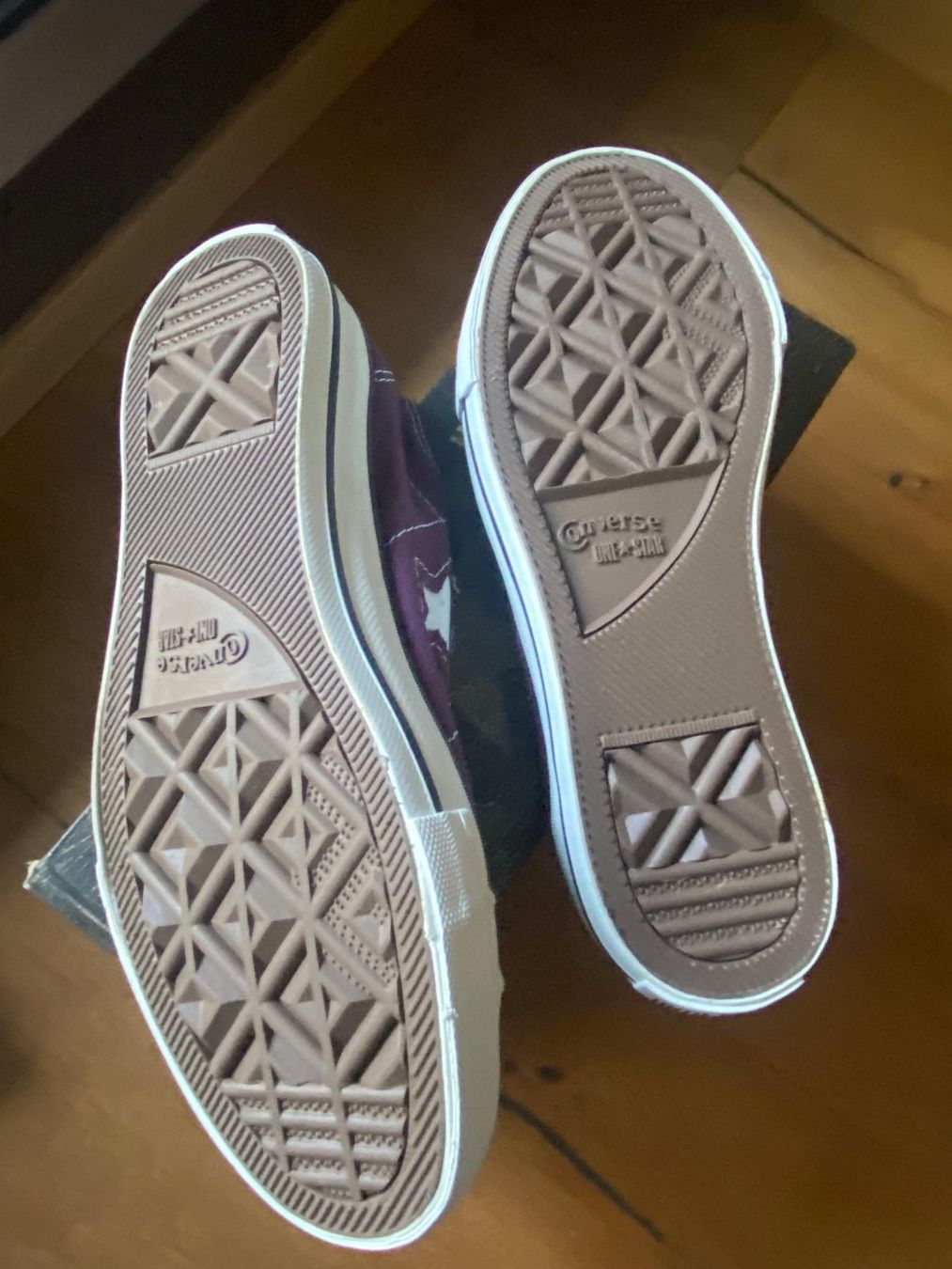 Converse Herrenschuhe: Converse One Star wine / Baskets Converse. Prune taille 37.5 – Neu und originalverpackt aus Gümligen von Xochitl 7