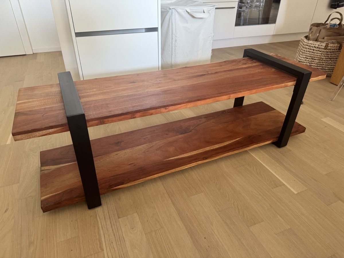 TV Möbel: Acacia wood TV table / console – Gebraucht aus Dübendorf von ClaraS.