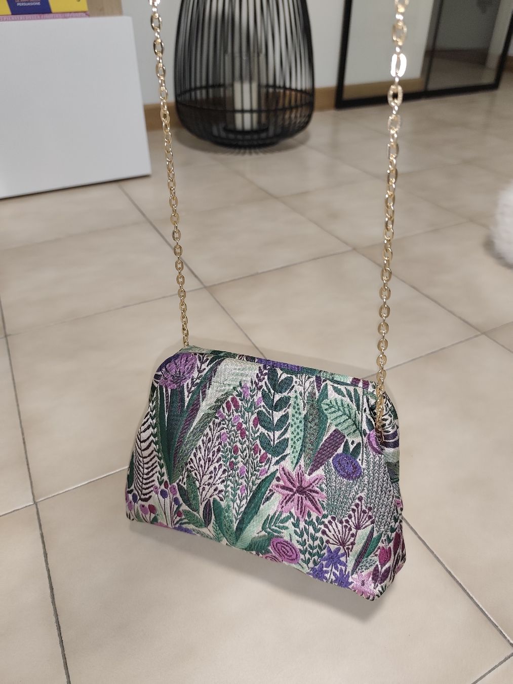 Altro in  Abbigliamento & Accessori: borsa tracolla fiorata – Nuovo (secondo la descrizione) da Coldrerio venduto da ivi_g8gb 1