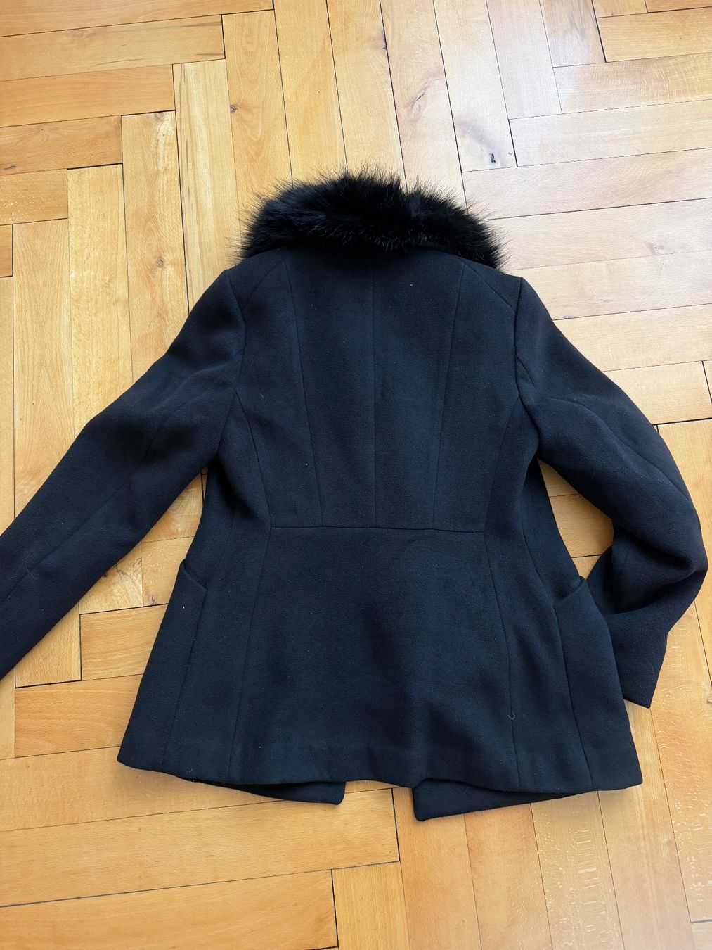 H&M Cappotti: H&M Kurzmantel – Usato da Solothurn venduto da Vintage87 3