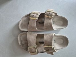 Neuwertige Birkenstock Arizona, Wildleder, Gr. 39, schmal
