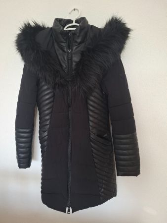 Doudoune capuche fausse fourrure GUESS taille S / 88 cm long