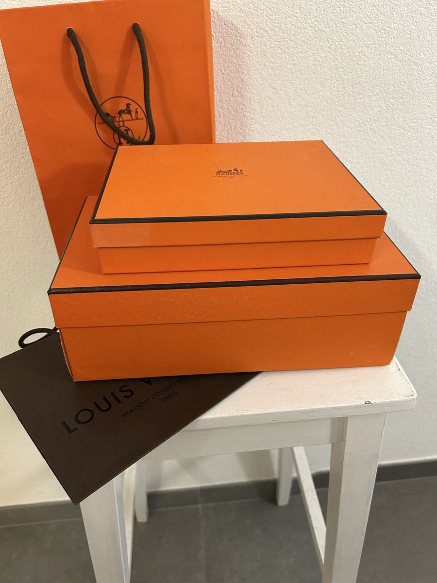 Hermès Sacs femmes: Boîte Hermès – D'occasion à Perroy par MR6. 1