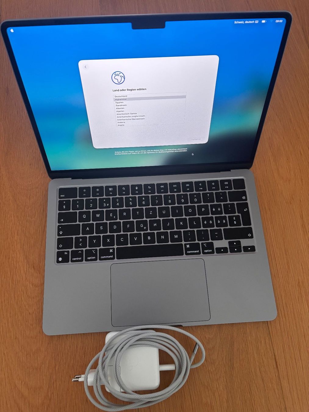 Apple Notebook: Apple Macbook Air 2022 – Usato da Sursee venduto da DonutWorryBeHappy