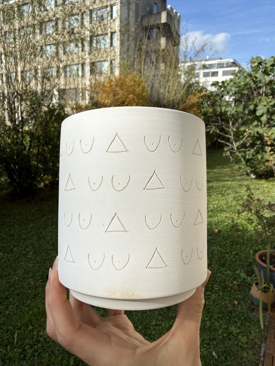 Blumentöpfe: Decorative Ceramic Plant Pot White – Gebraucht aus Zürich von lav_5zdy 2