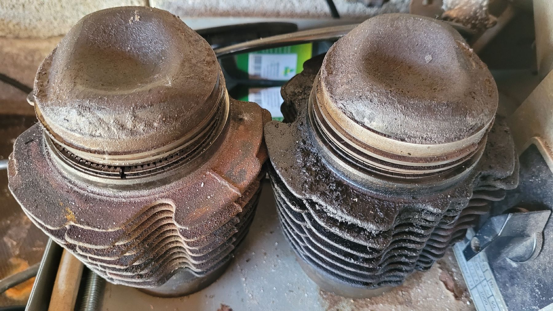 Citroën Tutti pezzi di ricambio auto: Pistons cylindres 2CV  – Usato da Corban venduto da tof555