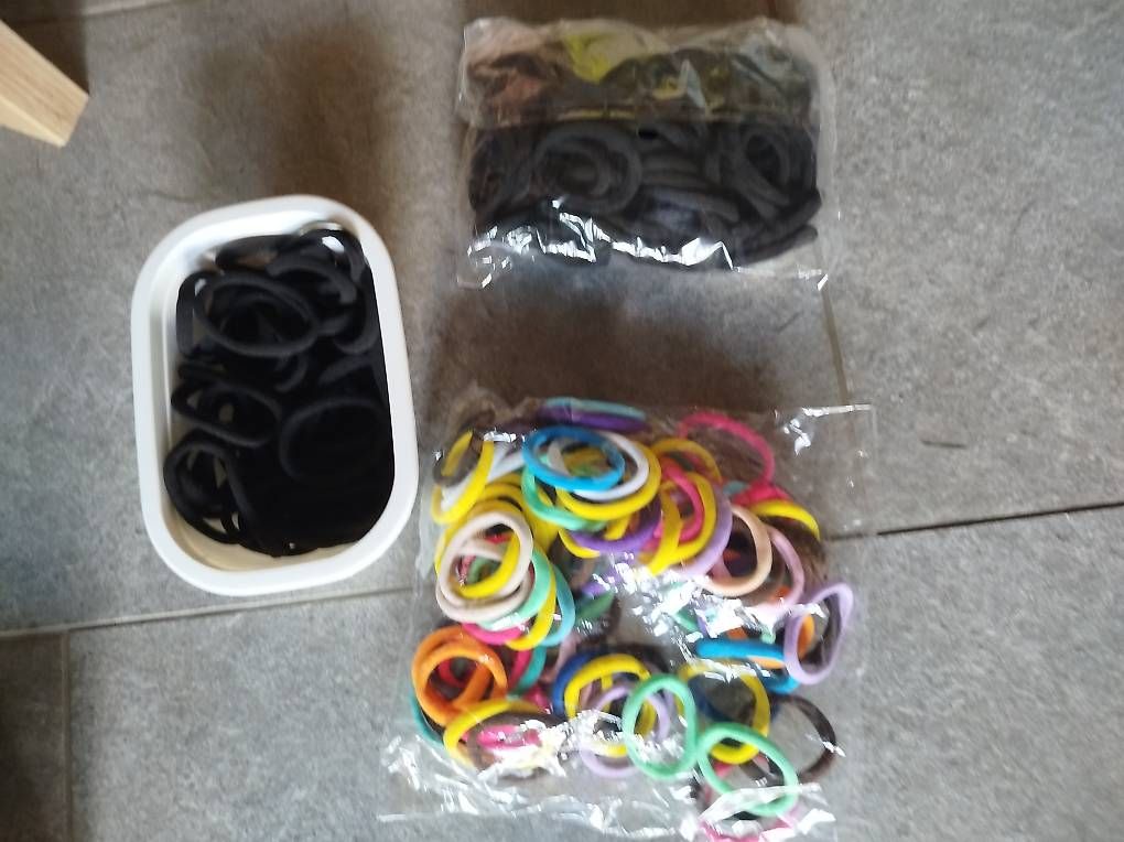 Accessoires pour cheveux: Haar Gummi  – D'occasion à Bätterkinden par sch_s6nb 3