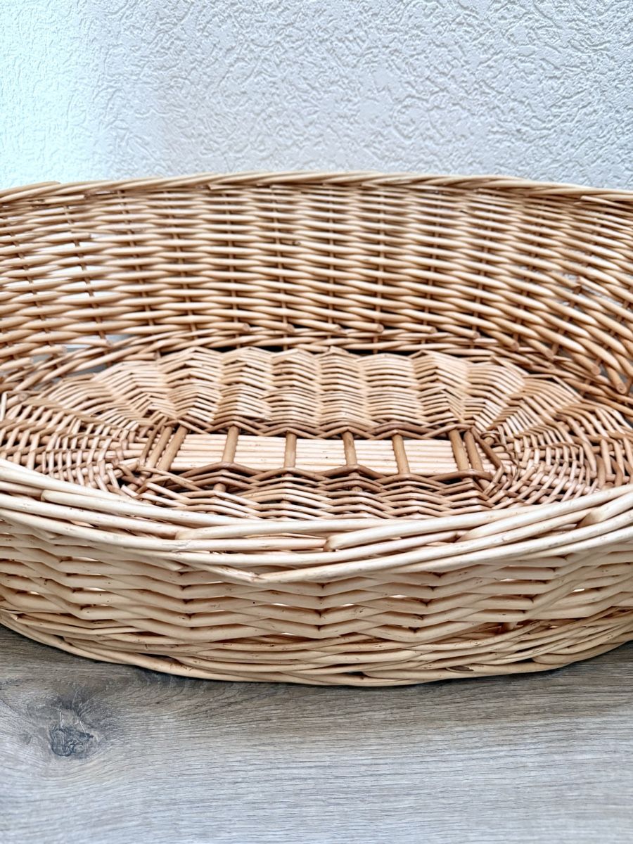 Liege- & Schlafplätze: Large Wicker Dog Bed 55cm x 80cm – Gebraucht aus Bière von kat_m2qn 2