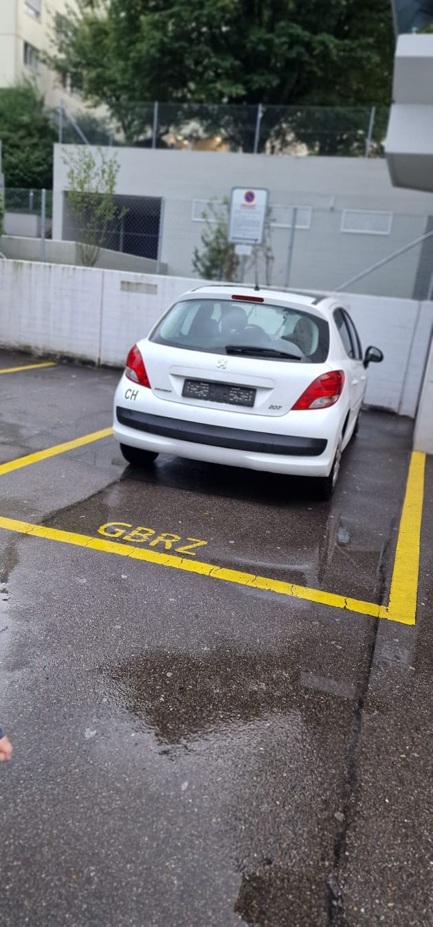 Peugeot Autos: peugeot 207 – Gebraucht aus Schlieren von Lumturie02