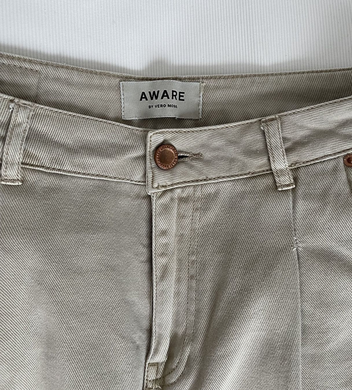 Vero Moda Jeans: Jeans AWARE by Vero Moda, beige, Gr. XS – Neu (gemäss Beschreibung) aus Chur von Zido 1