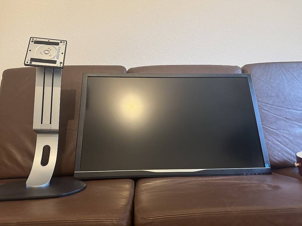Monitor: 32" Monitor von Philips  – Usato da Eschenbach SG venduto da emgerold