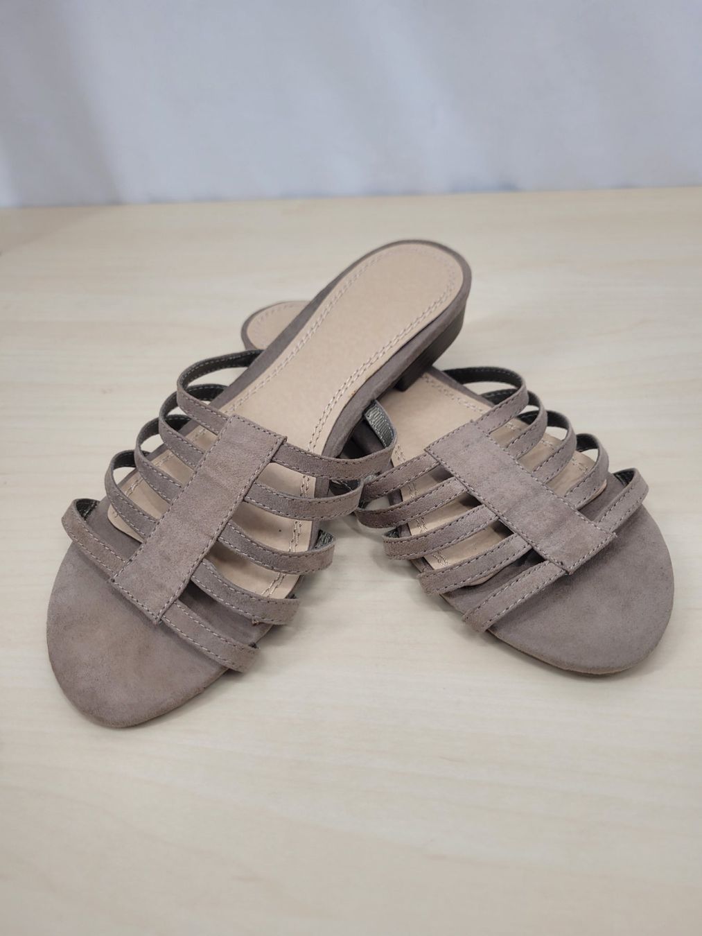 Chaussures femmes: Sandales beige 37 – D'occasion à Lausanne par PlusValue_Lausanne