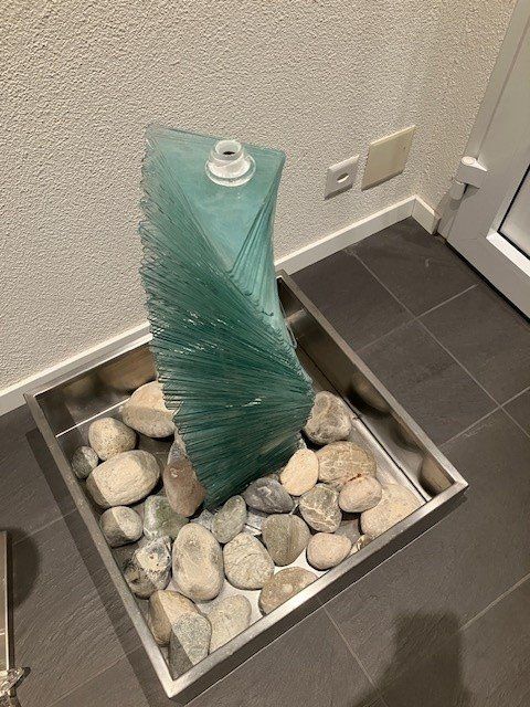 Stagni & Fontane ornamentali: Kunstvoller Brunnen aus Glas – Usato da Zug venduto da Gidosch 1