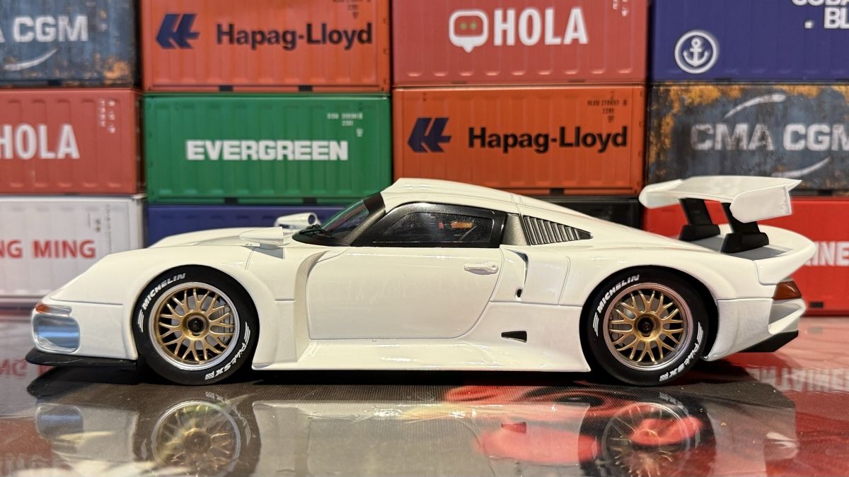 Porsche Modellini d'auto: Porsche 911 GT1 weiss  – Nuovo (secondo la descrizione) da Basel venduto da Zomeg