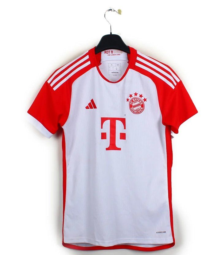 Bayern München Canottiere & Pantaloni: Bayern München – Usato da Sâles (Gruyère) venduto da Rapha1111