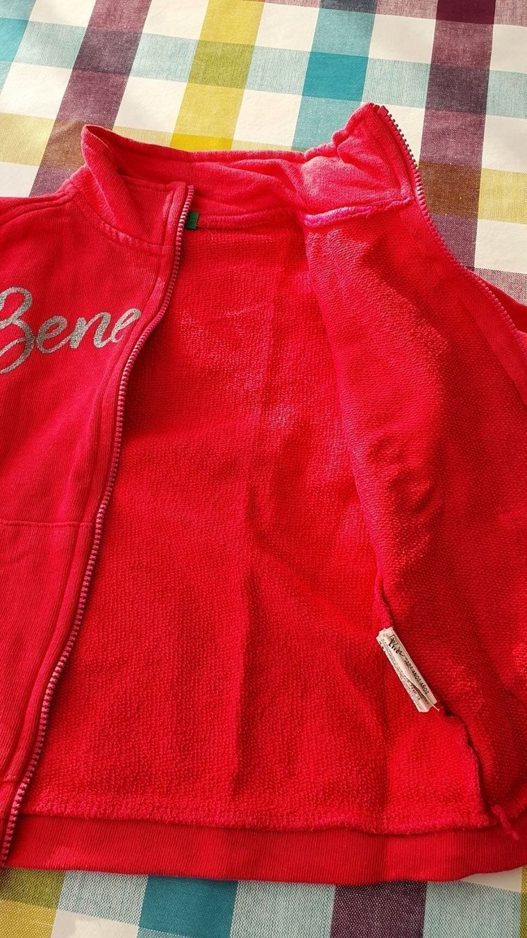Benetton Pullover & Sweatshirts: Pinkes Benetton Sweat Jäggli - 98 – Gebraucht aus Staufen von Fleby84 3