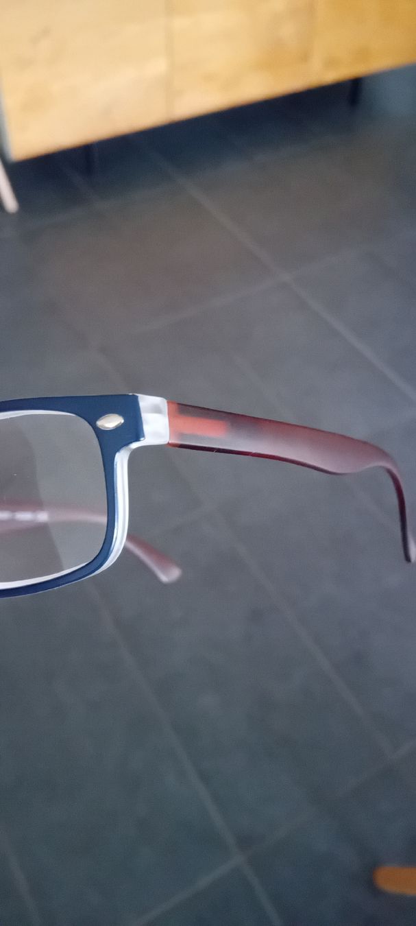 Occhiali & Lenti: Brille mit Etui - Sehstärke -2.00  – Nuovo (secondo la descrizione) da Burgdorf venduto da carodesign1 3
