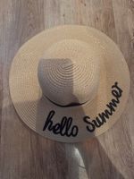 Chapeau de paille beige inscription hello summer état neuf