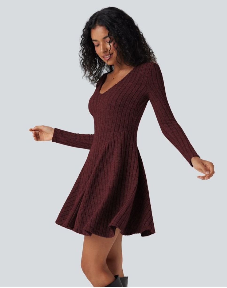 Halara Vestiti: Halara Minikleid mit V-Ausschnitt mit langen Ärmeln. – Nuovo e nell'imballaggio originale da Schönenwerd venduto da CELINA2400