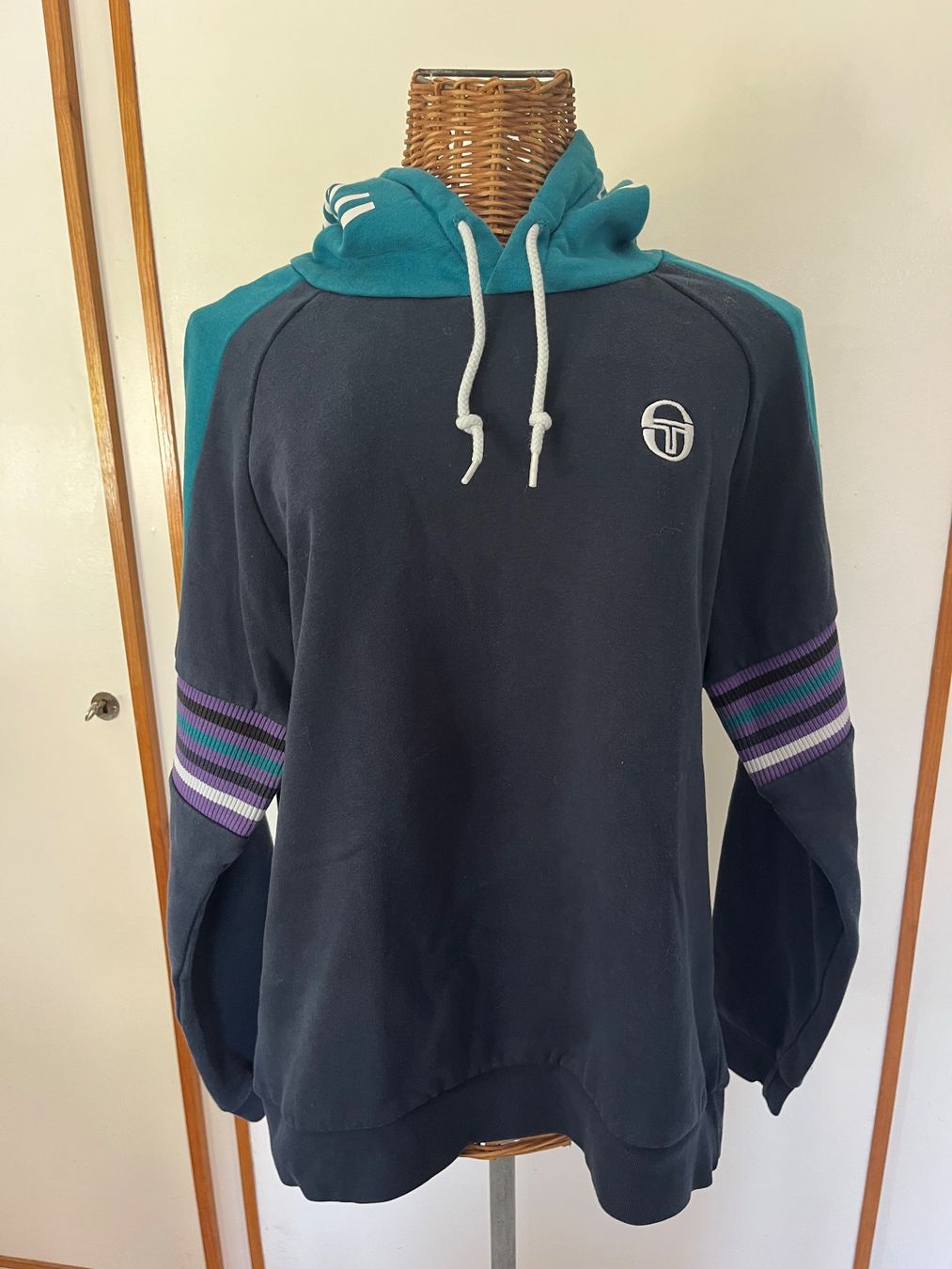 Maglioni & Felpe: Sergio Tacchini Hoodie Gr. M – Usato da Utzenstorf venduto da Ismaele